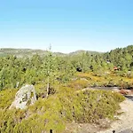 6 Person In Aseral-by Traum